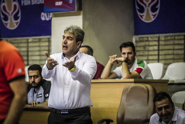 سرمربی تیم ملی ب بسکتبال با نفت بست