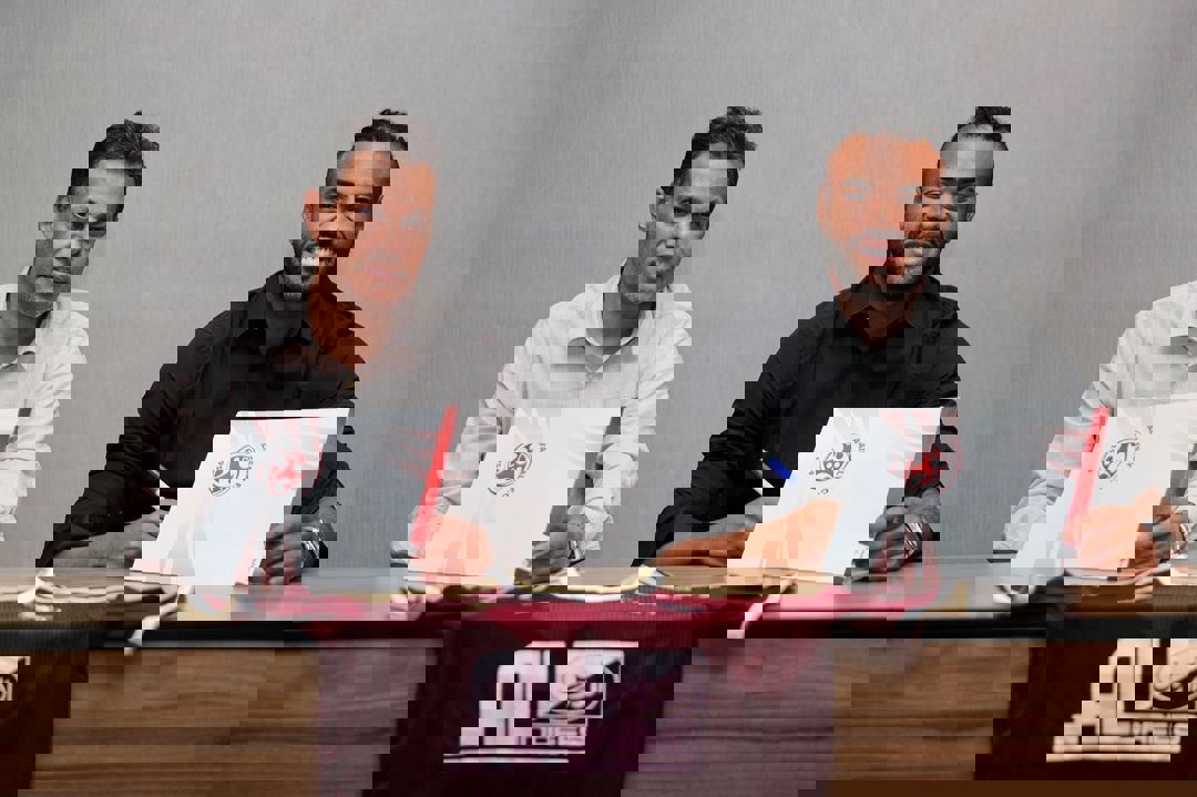 1732637