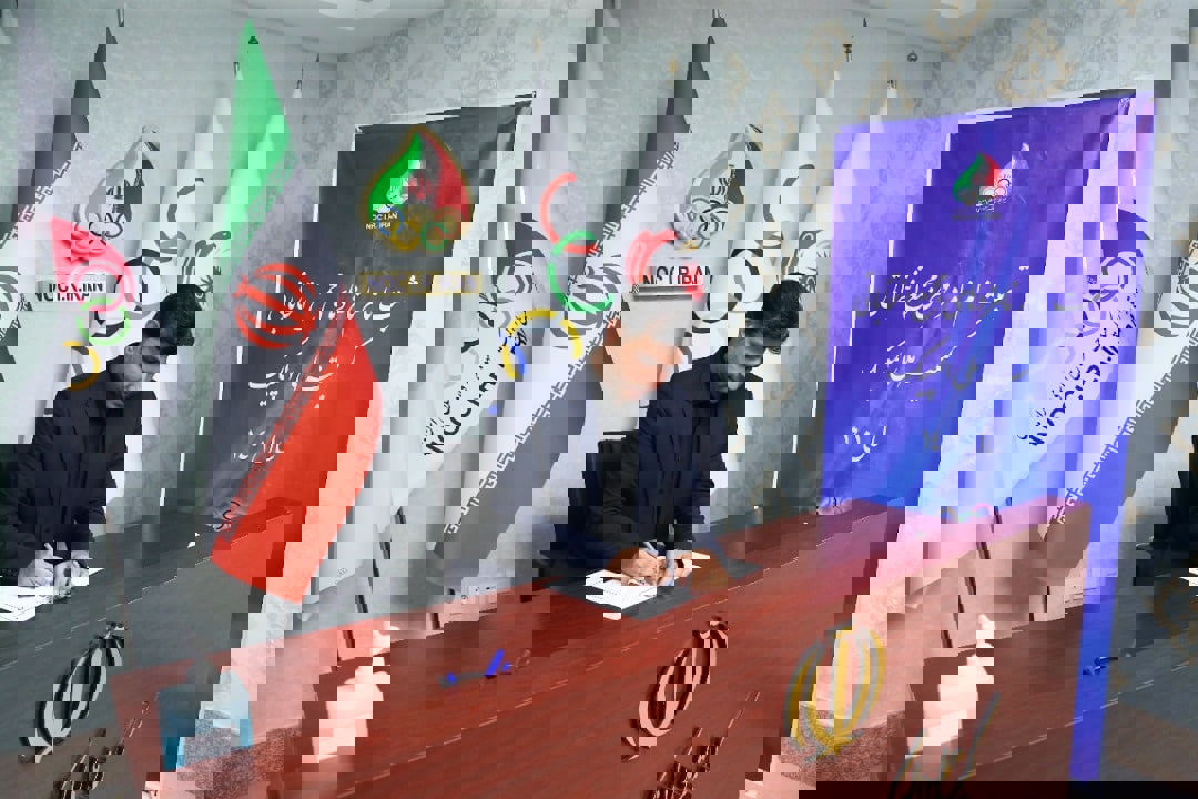 1732904