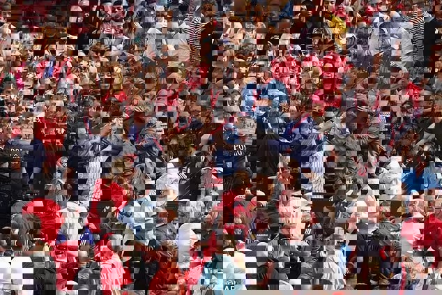 1733323