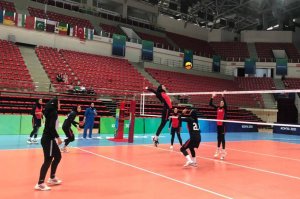 شکست زنان والیبال ایران مقابل میزبان