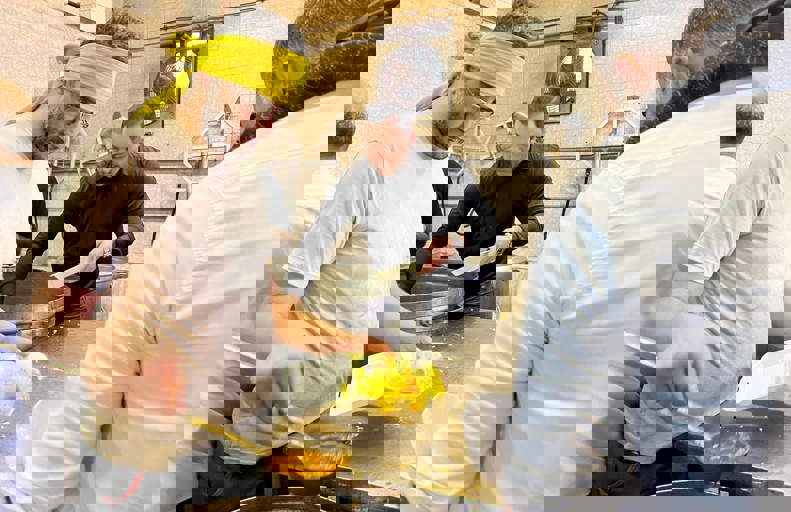 1733398