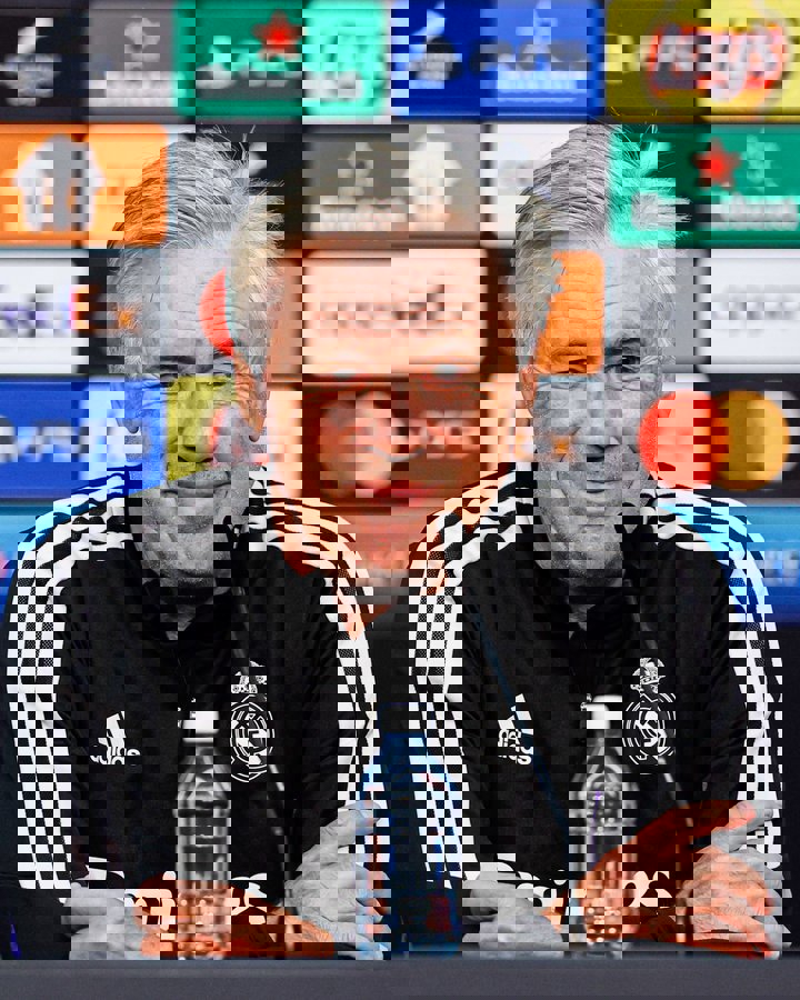 1733751