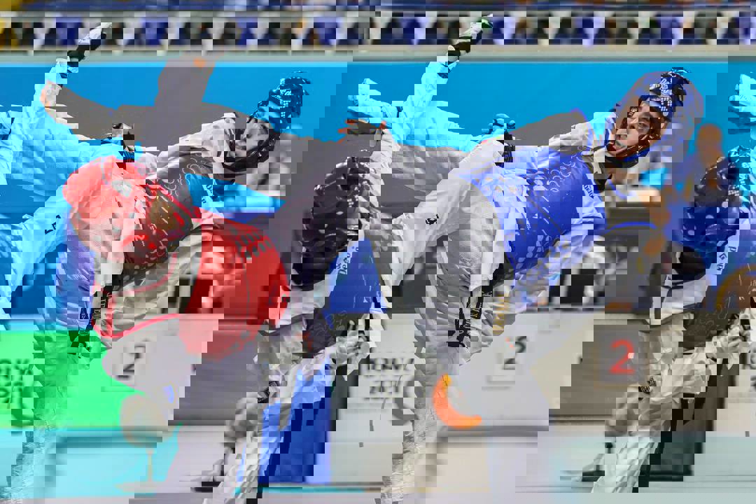 1733548