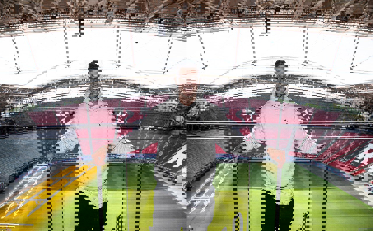 1733570