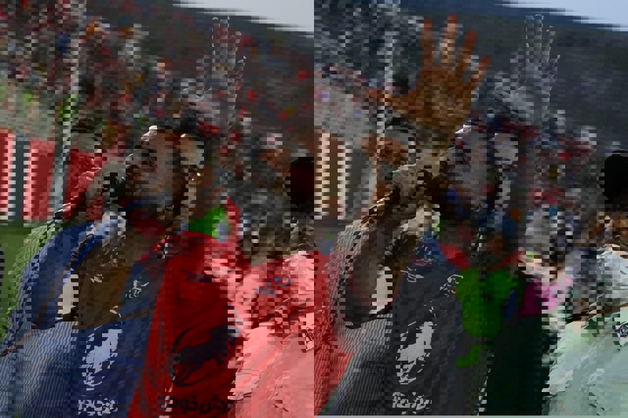 1733629