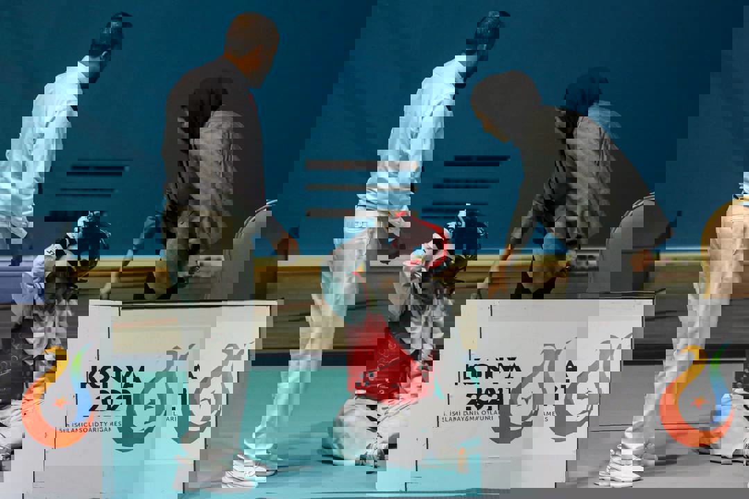 1733647