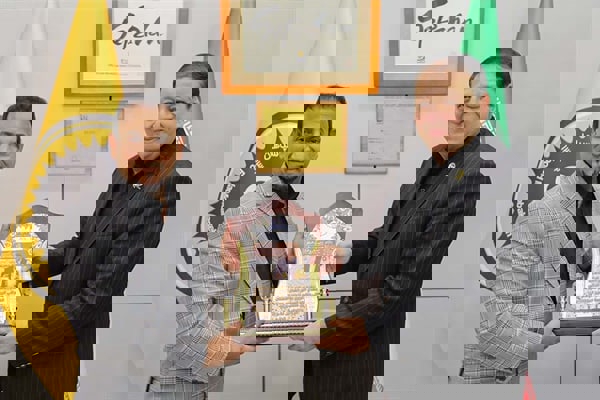 1733723