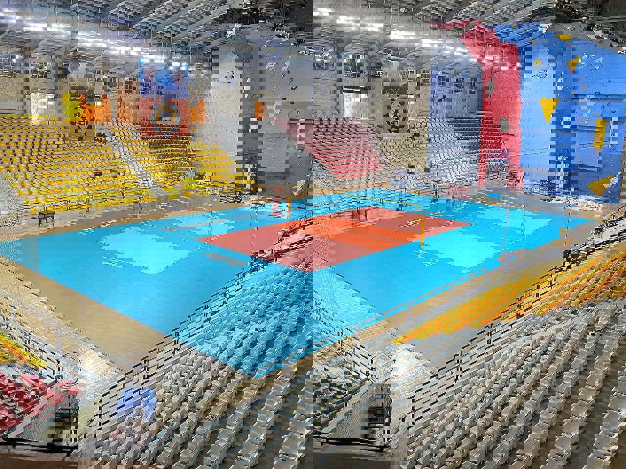 1733913