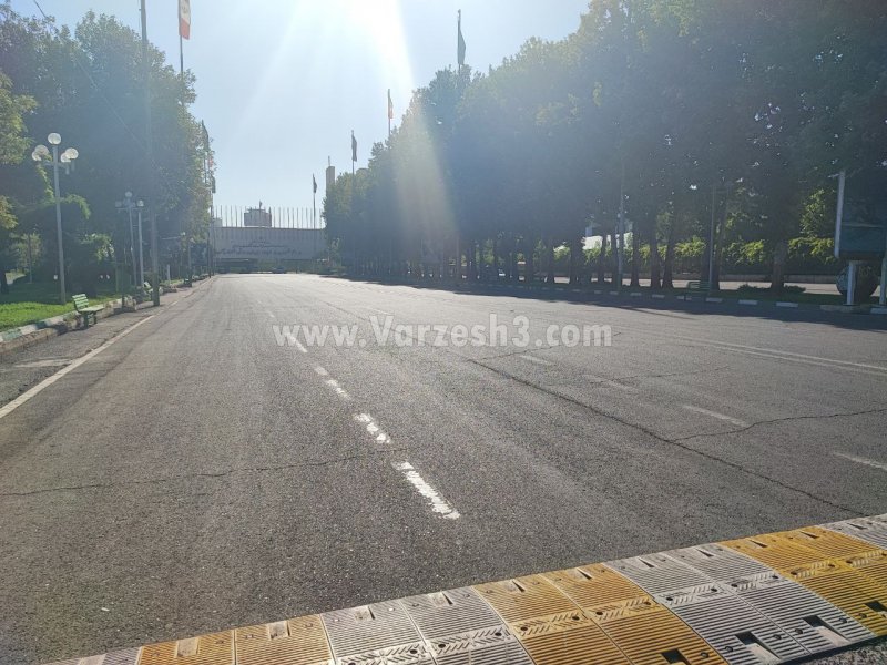 ورزشگاه آزادی سوت و کور و خالی (عکس) 
