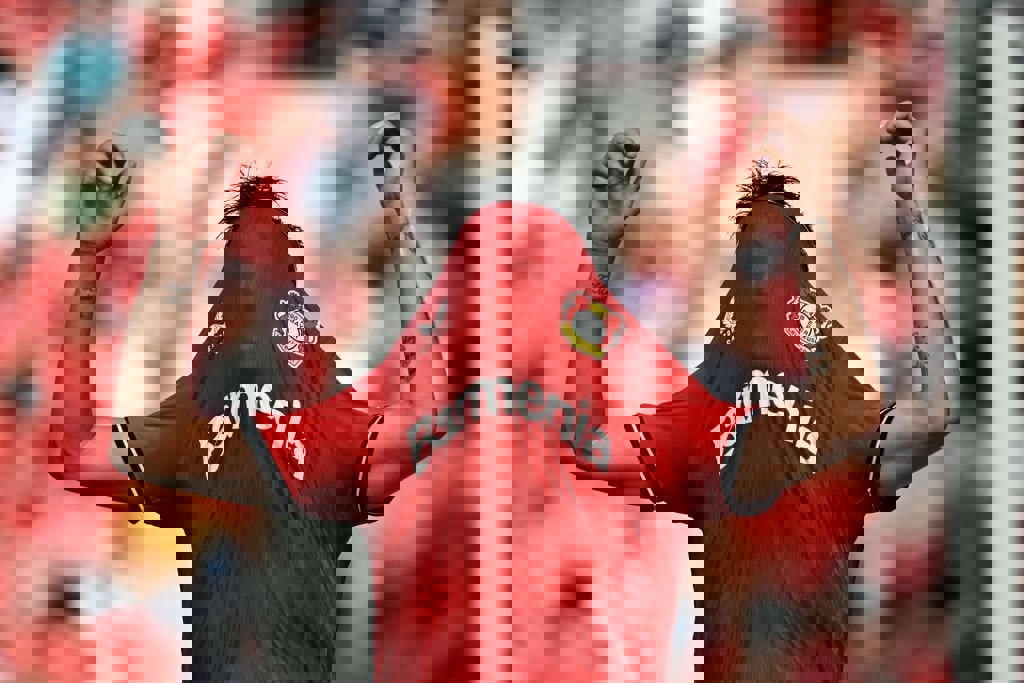 1734902