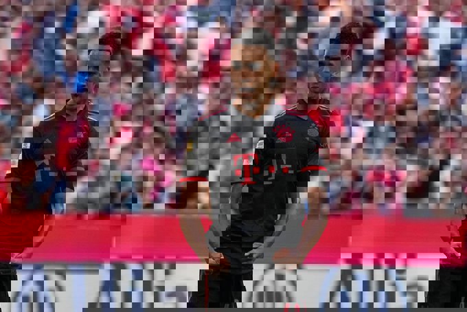 1735382