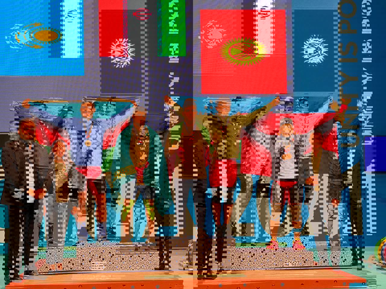 1735535
