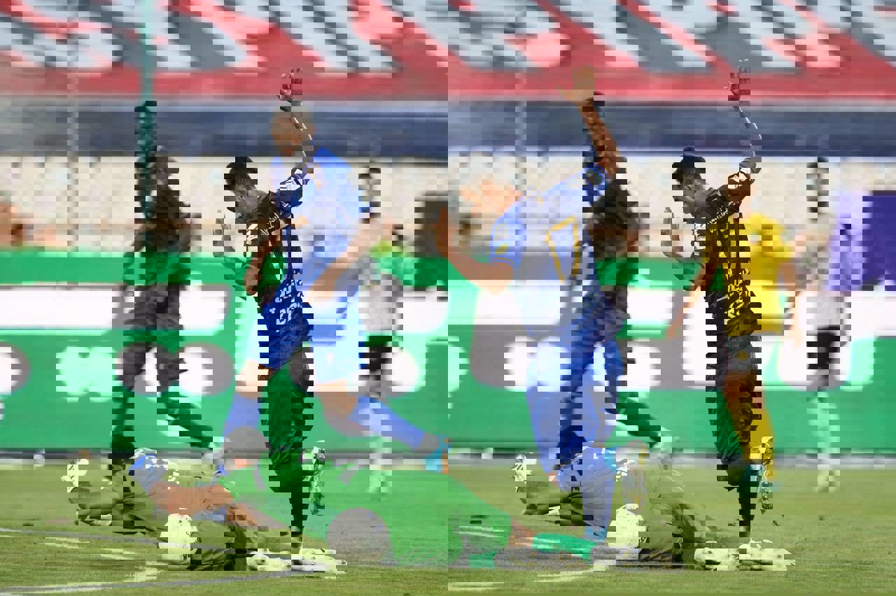 1735563
