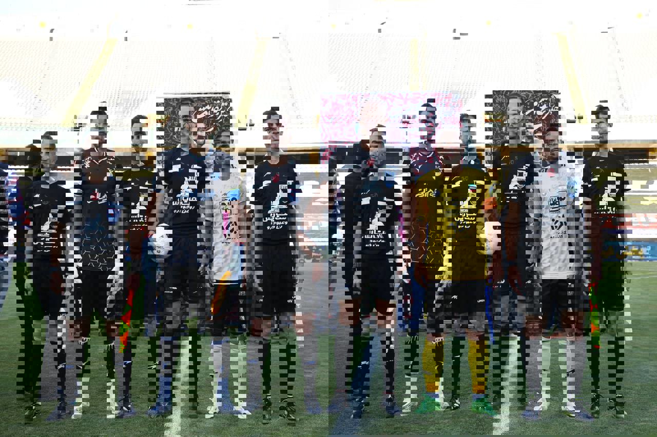 1735808