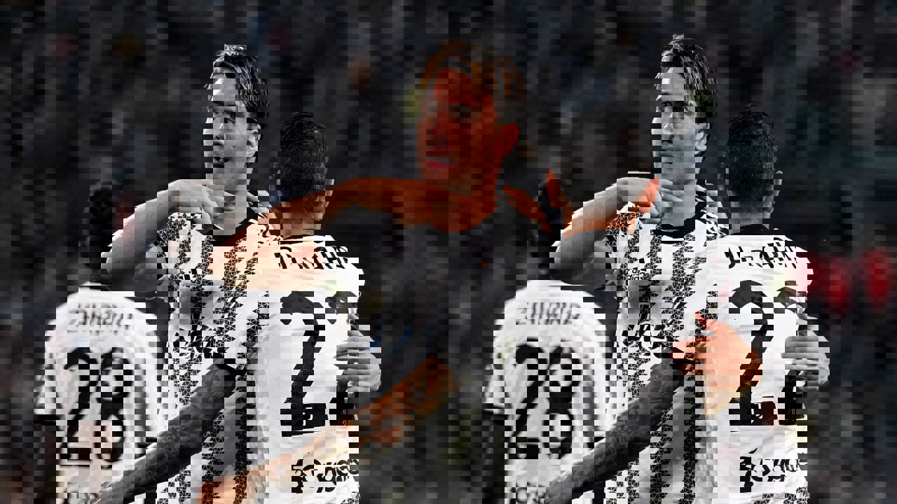 1735893