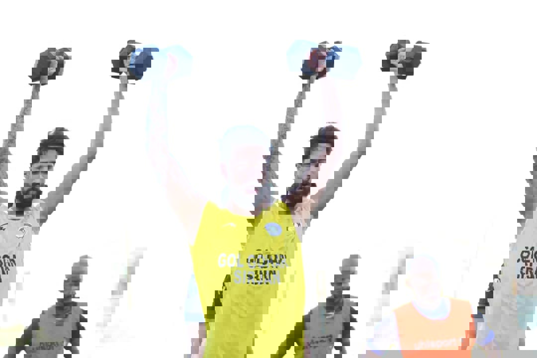 1735872