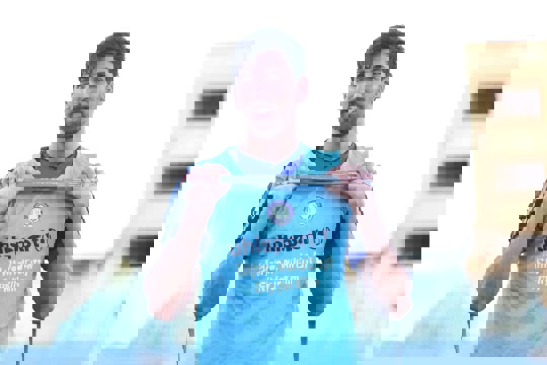 1735871