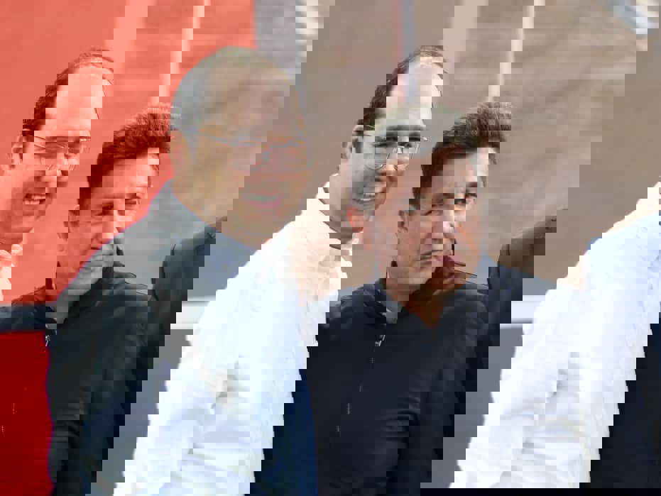 1736295