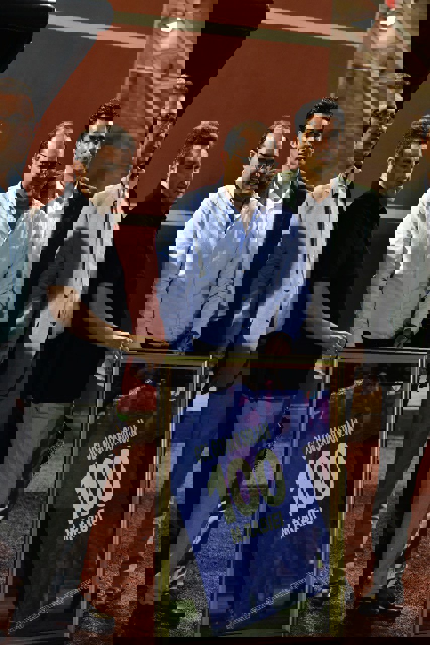 1736476