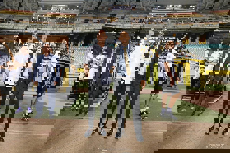 1736592