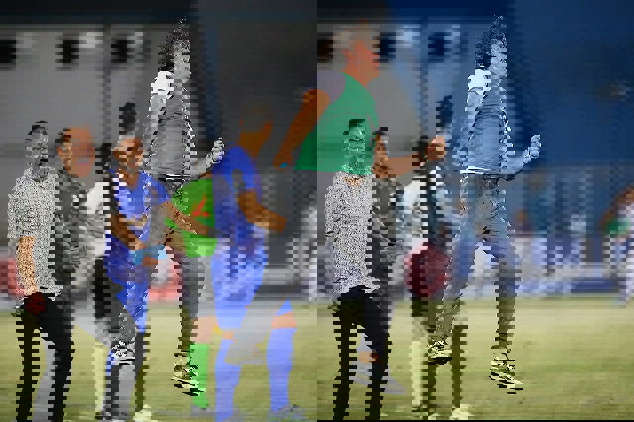 1736562