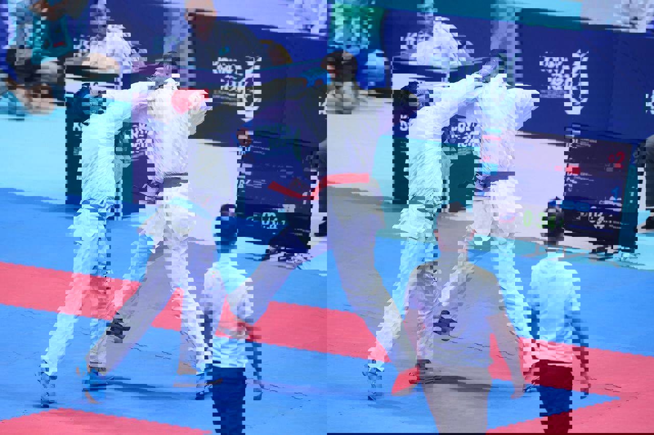1736632