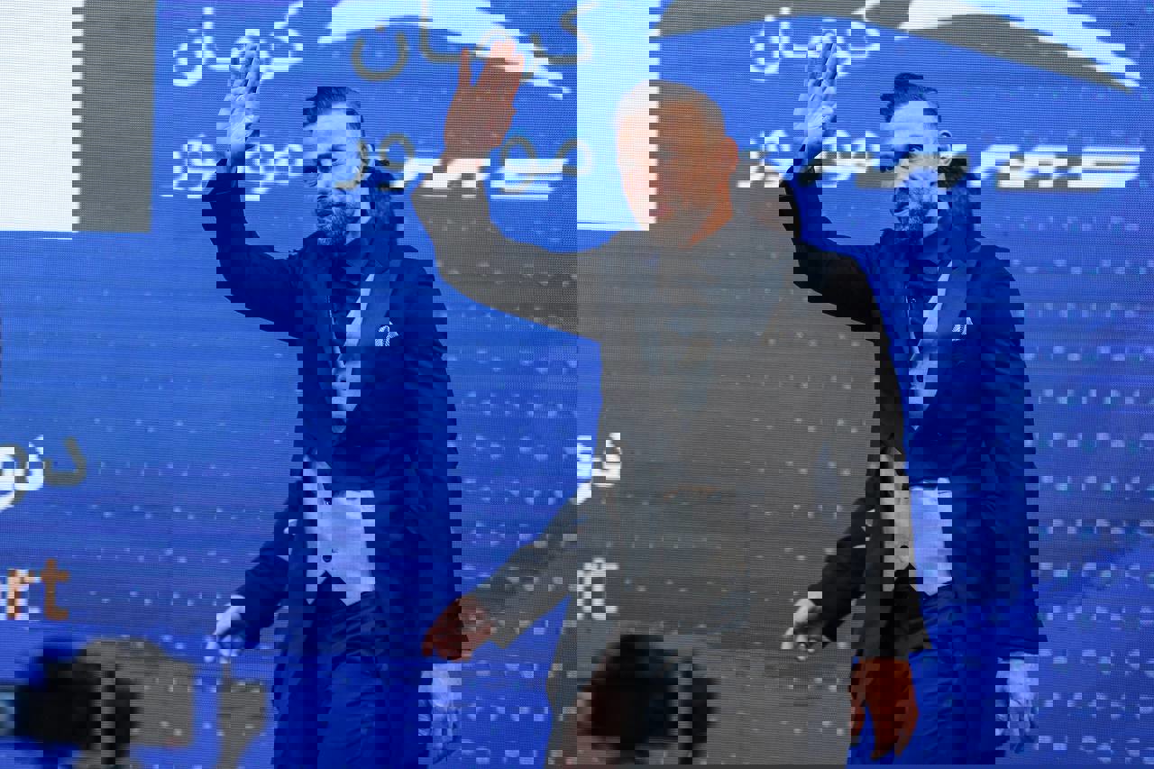 1736759