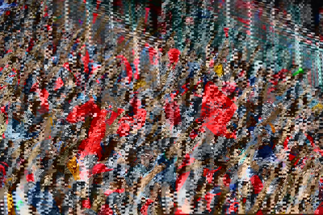 1736915