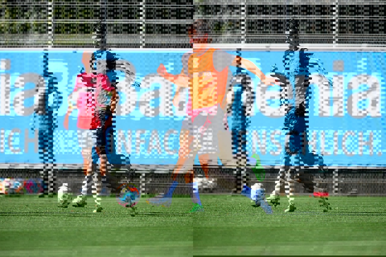 1738118