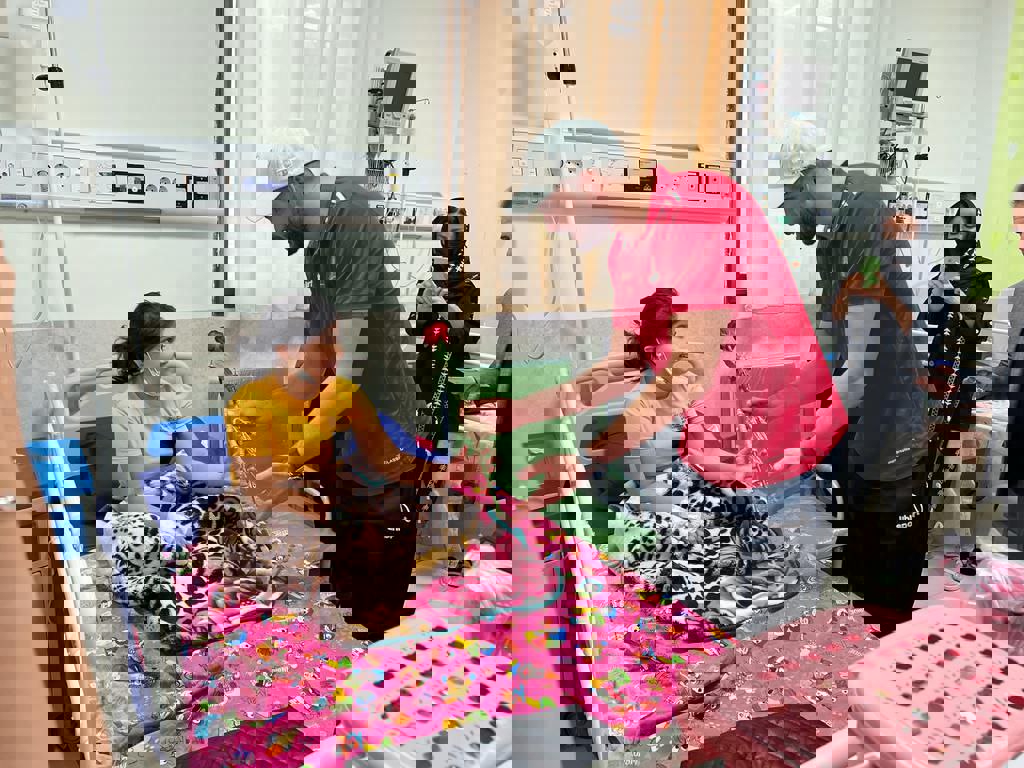 1738104