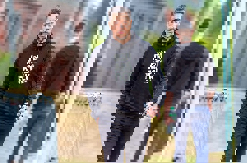 1738134