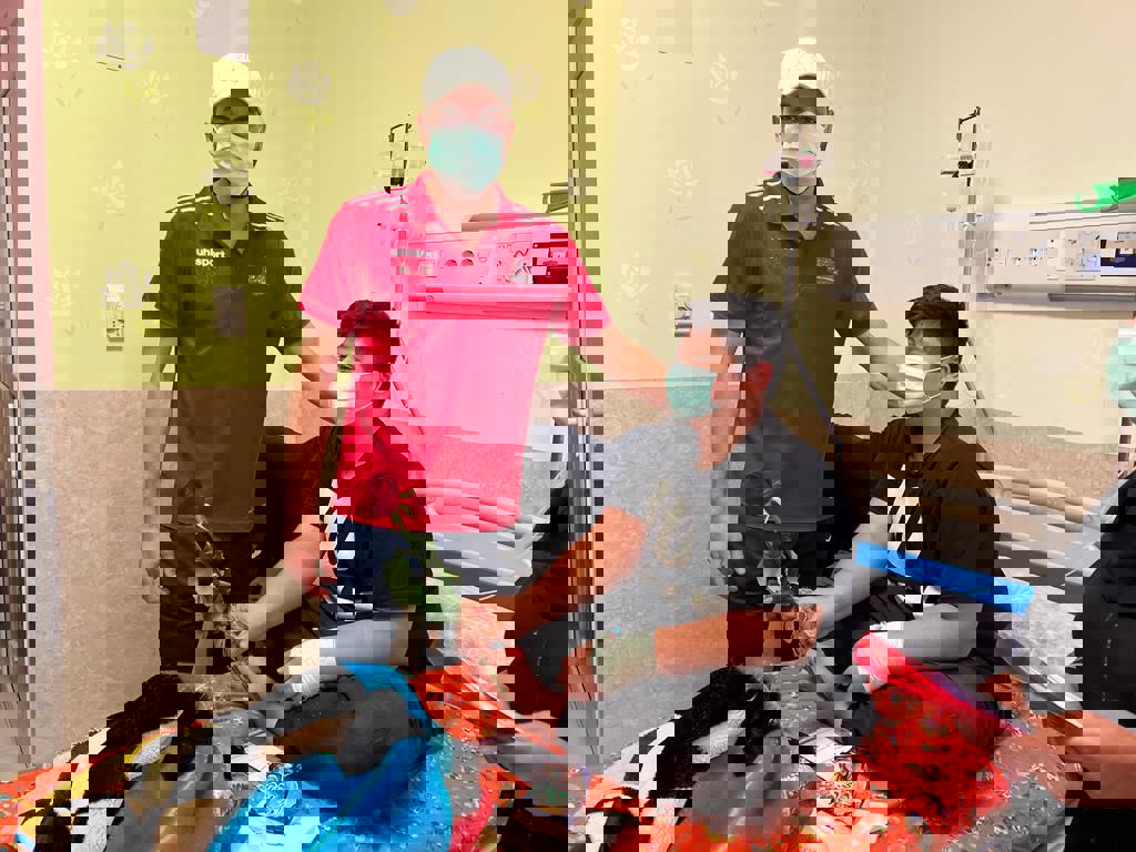 1738106