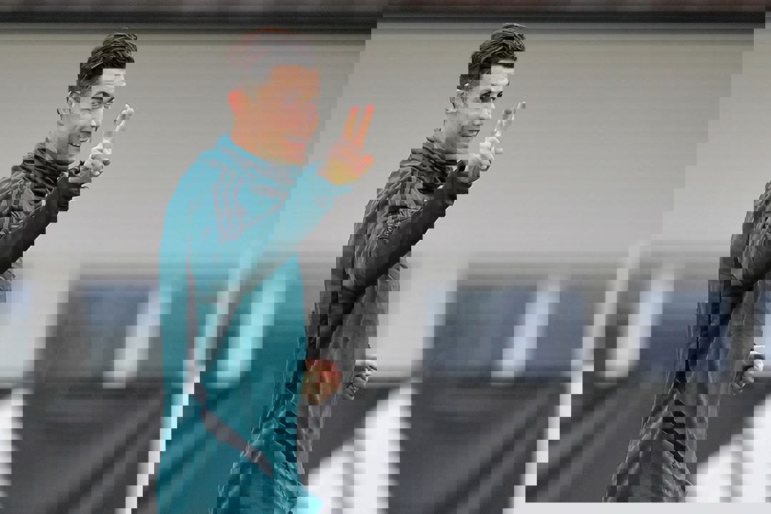 1738111
