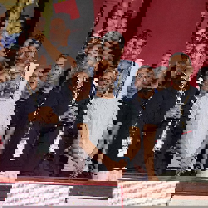 1738077