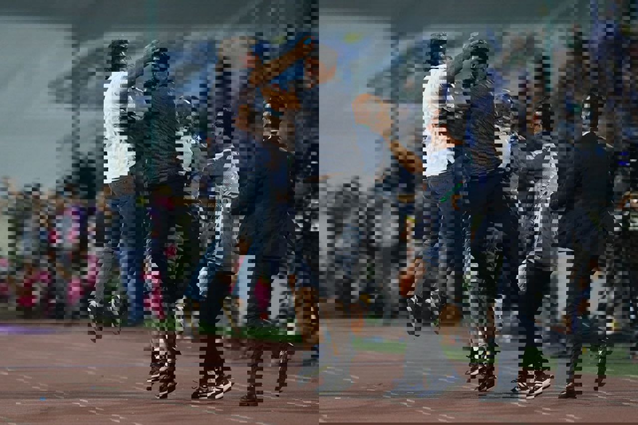 1738542