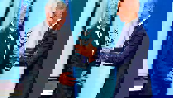 1738537