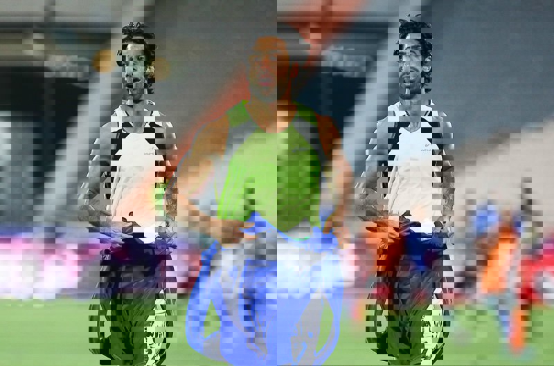 1738284