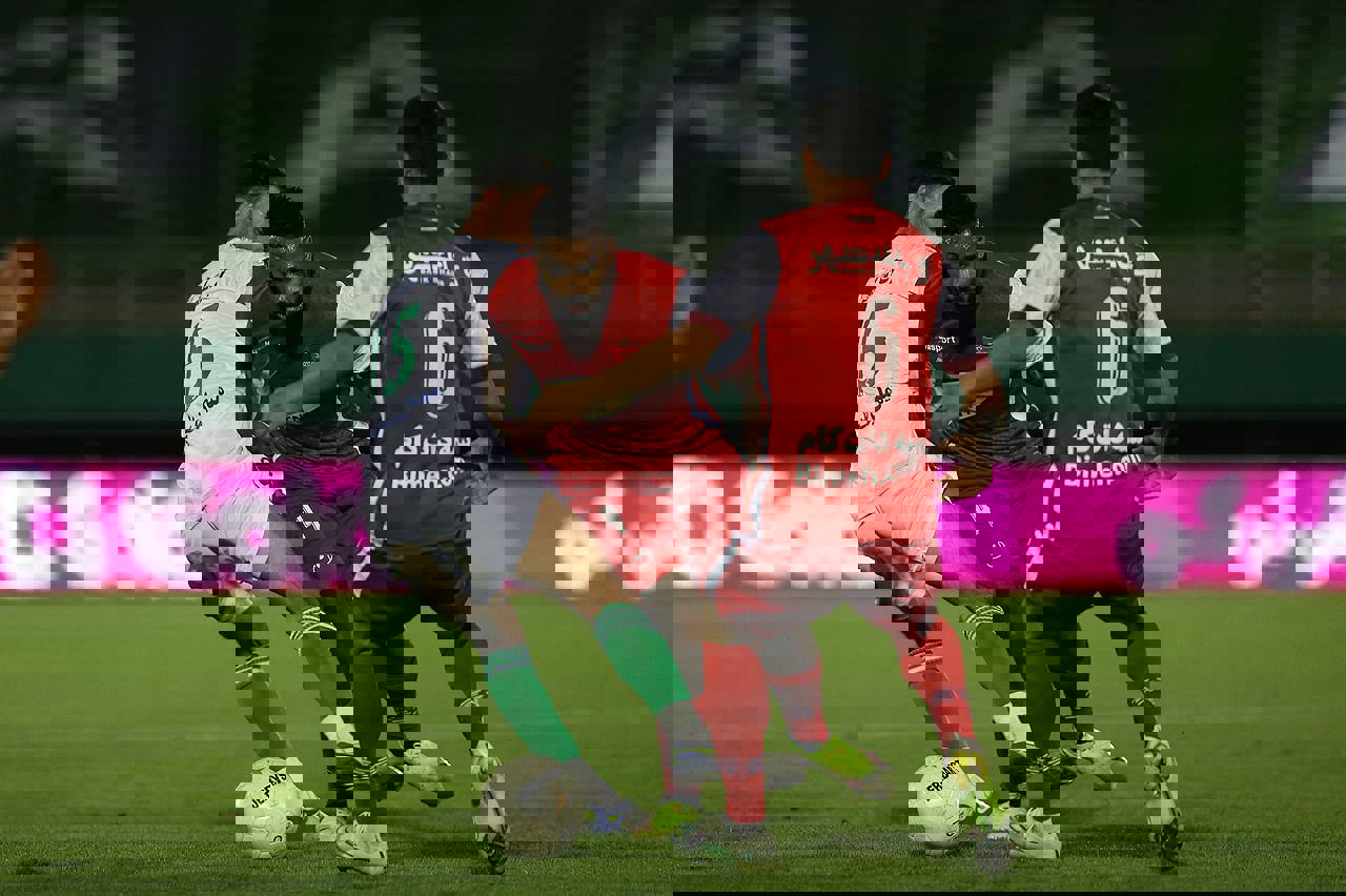 1738900