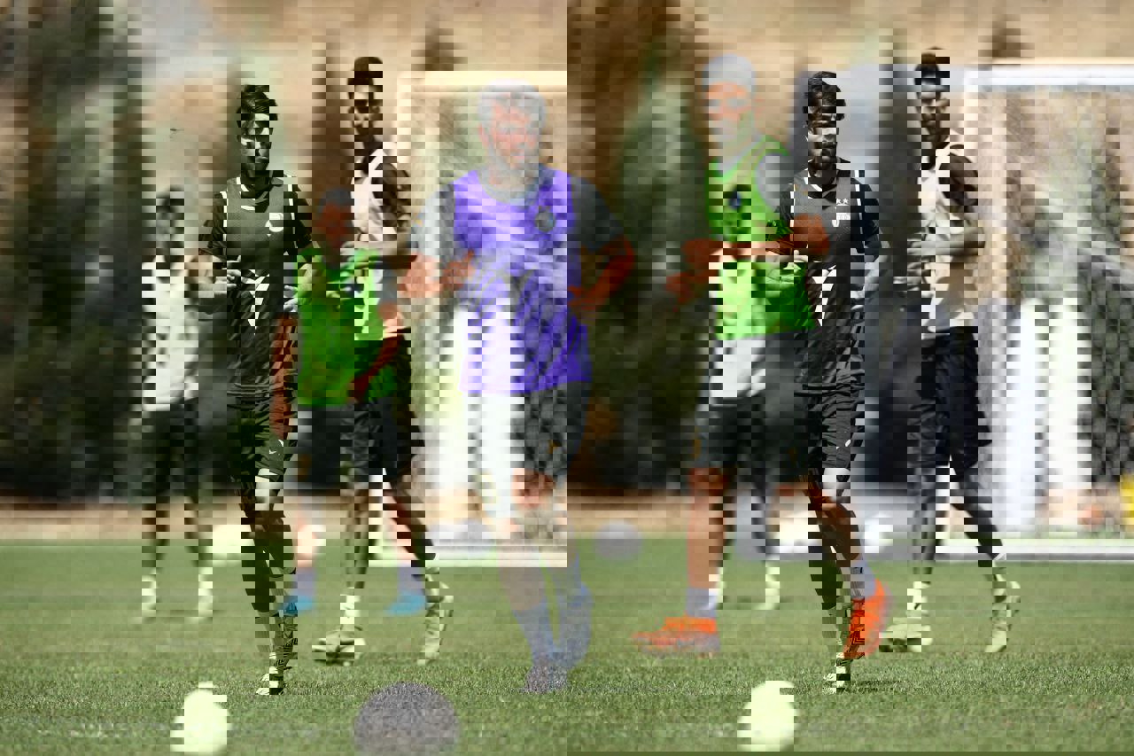 1738978