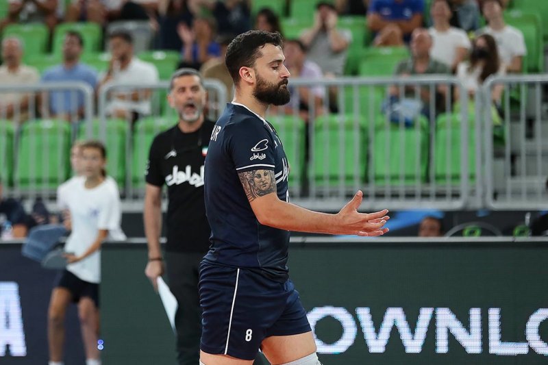 با او برخورد می‌کنیم اما.../ بیانیه تند پیکان: نباید فقط به حضرت‌پور حمله کنید