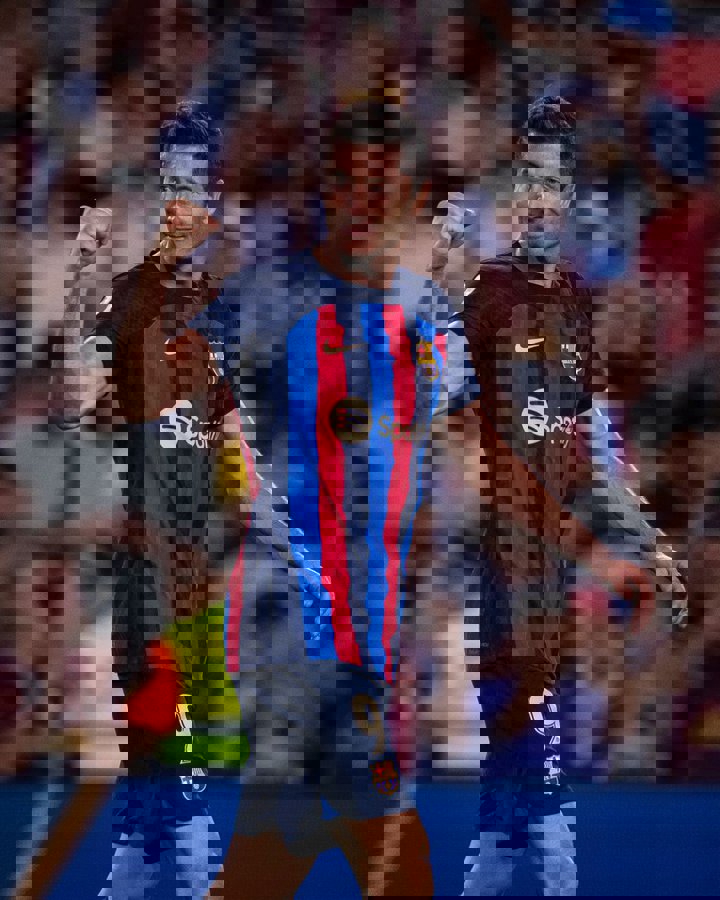 1739609