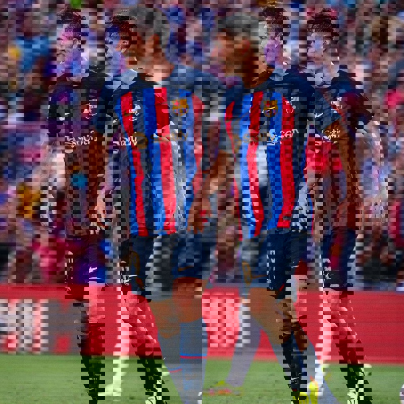1739613