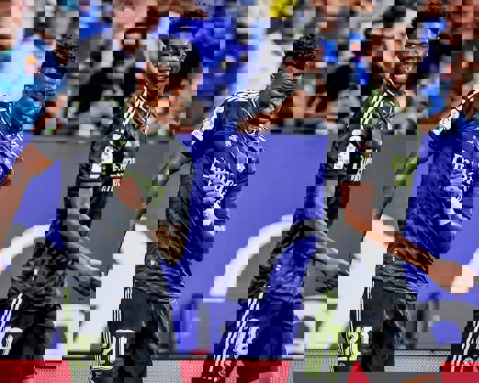 1739835