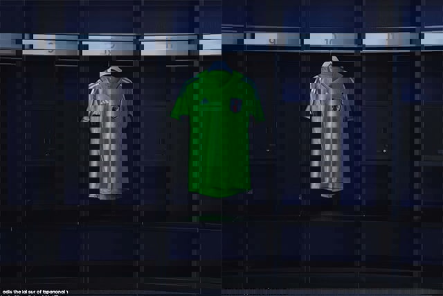 1739819