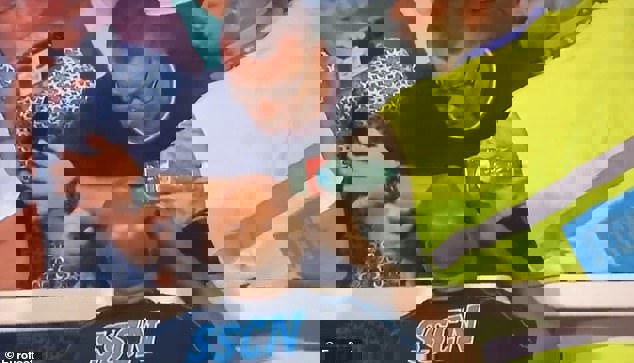 1739899