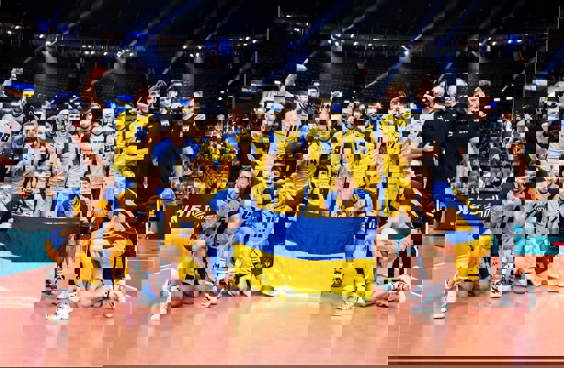 1739994