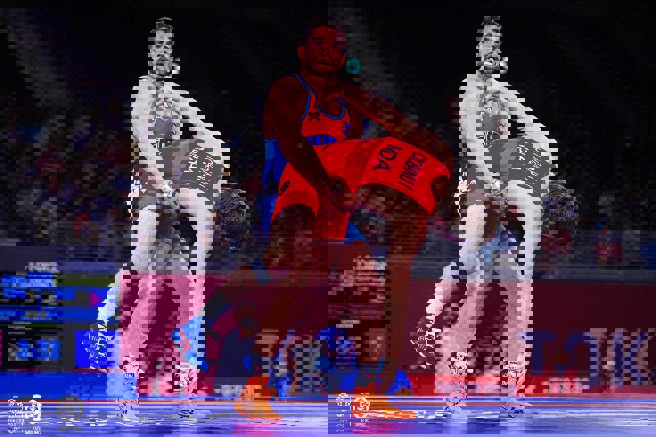 1740333