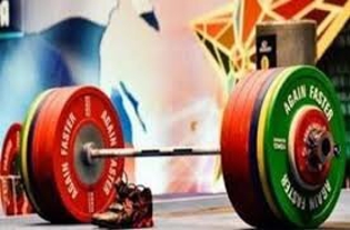 تنها 4 نفر شرکت کردند / نتایج رکورد گیری وزنهبرداری زنان