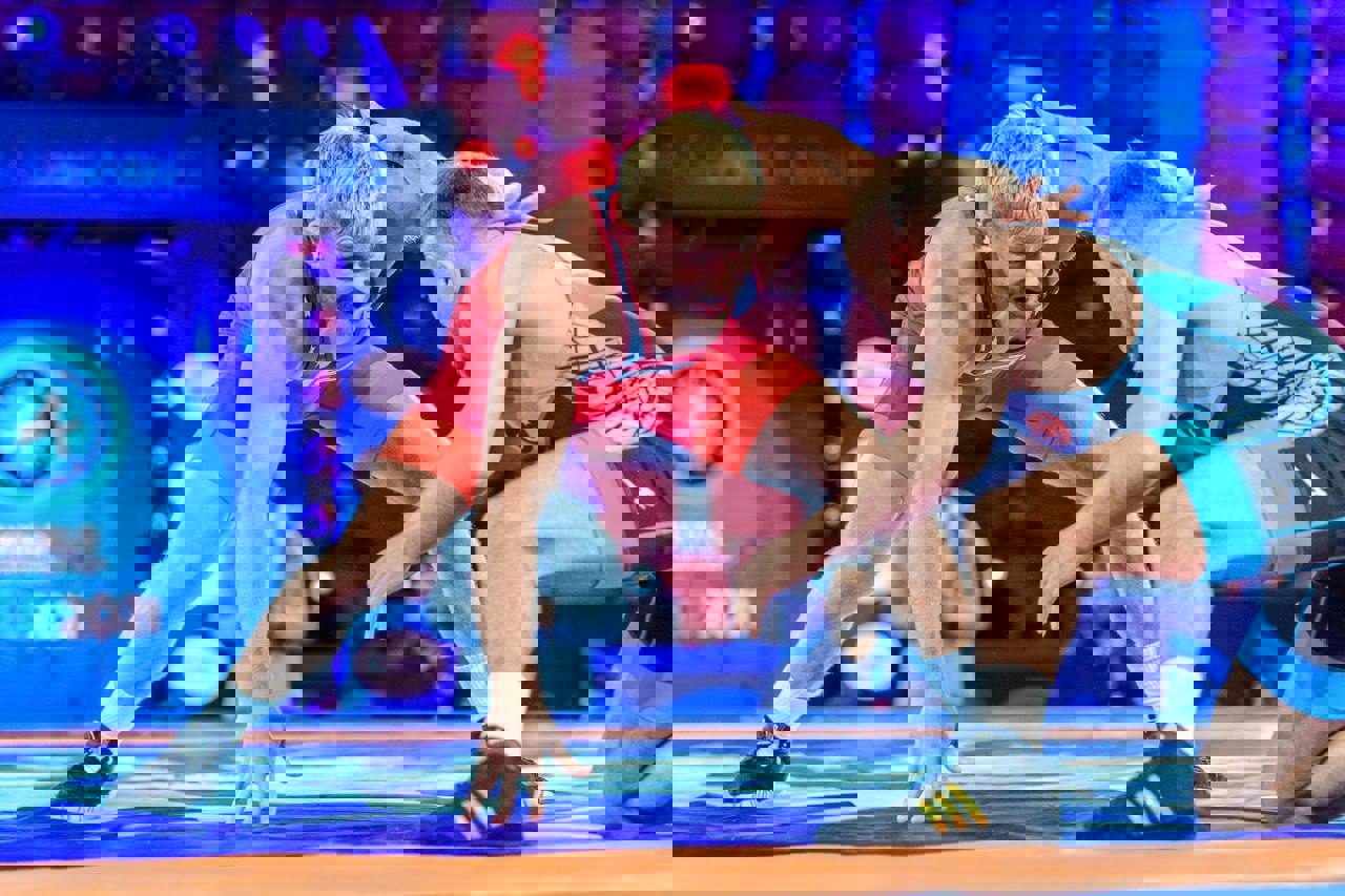 1740972